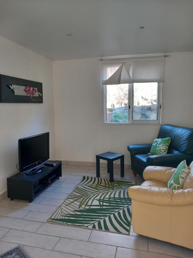Petit Chalet En Bois Reynes ภายนอก รูปภาพ