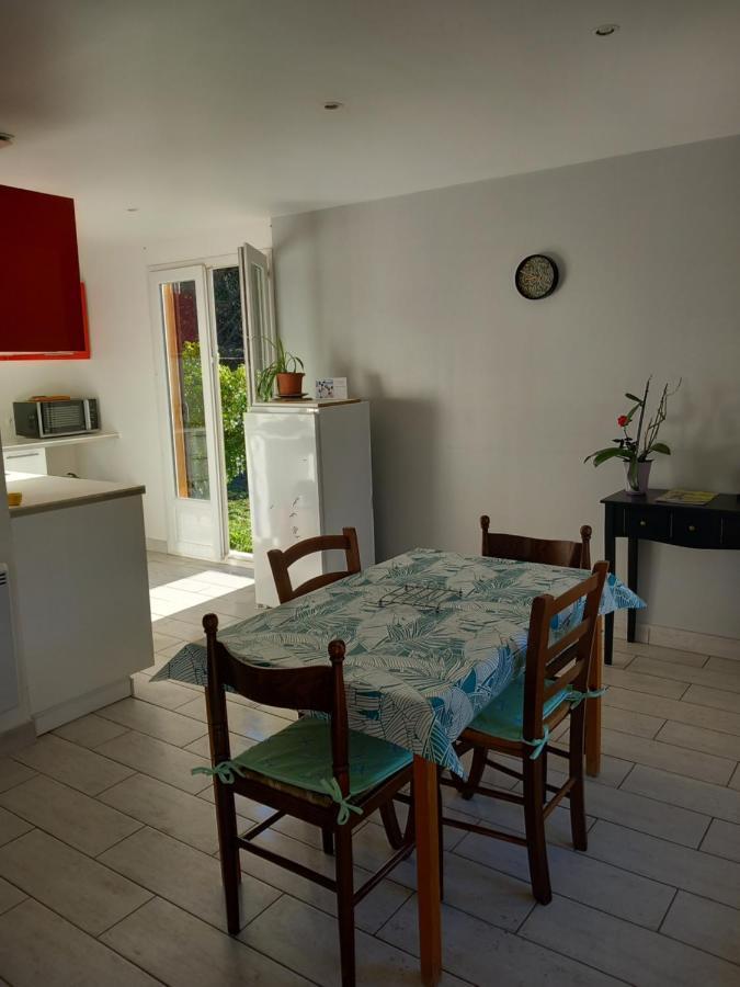 Petit Chalet En Bois Reynes ภายนอก รูปภาพ