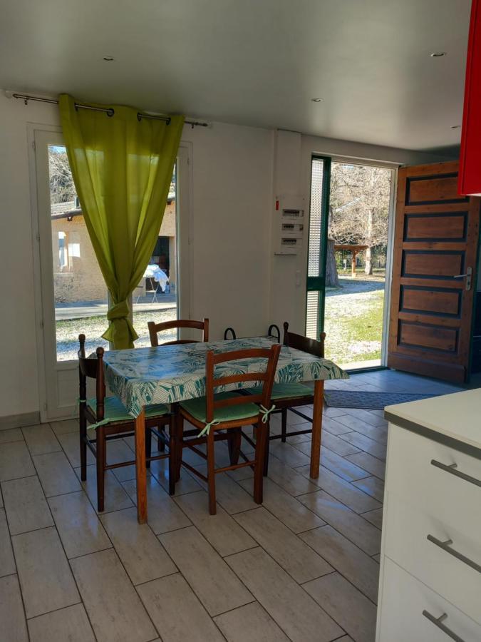Petit Chalet En Bois Reynes ภายนอก รูปภาพ